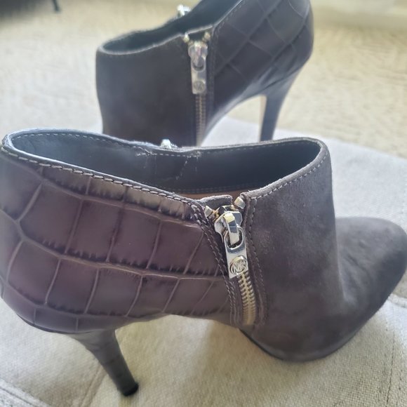 Michael Kors suede/leather booties. Size 7. - Picture 5 of 5